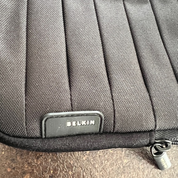 Belkin iPad Case with Zipper - Picture 3 of 4